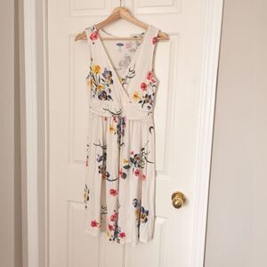 Old Navy Maternity/ nursing dress size S